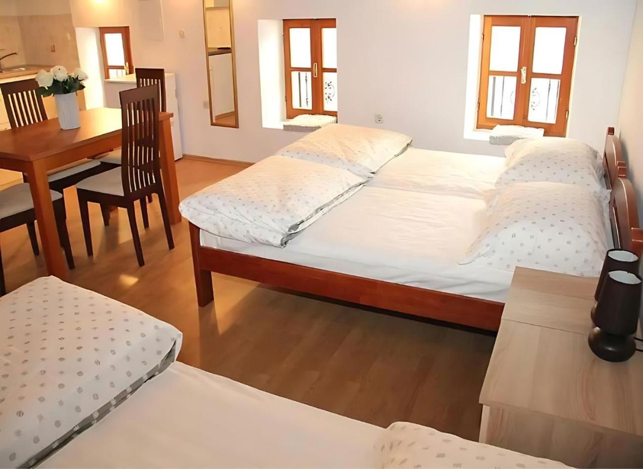 Sunny Rooms And Suites 시베니크 외부 사진