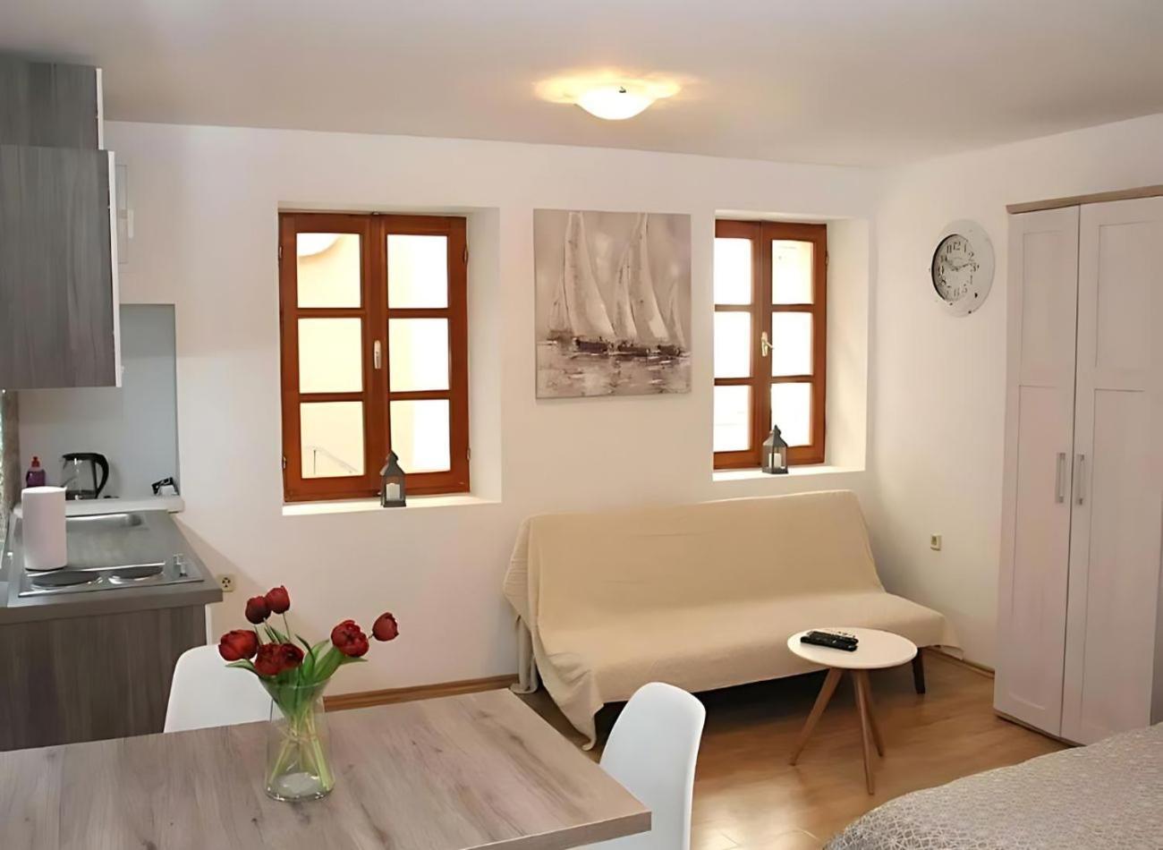 Sunny Rooms And Suites 시베니크 외부 사진